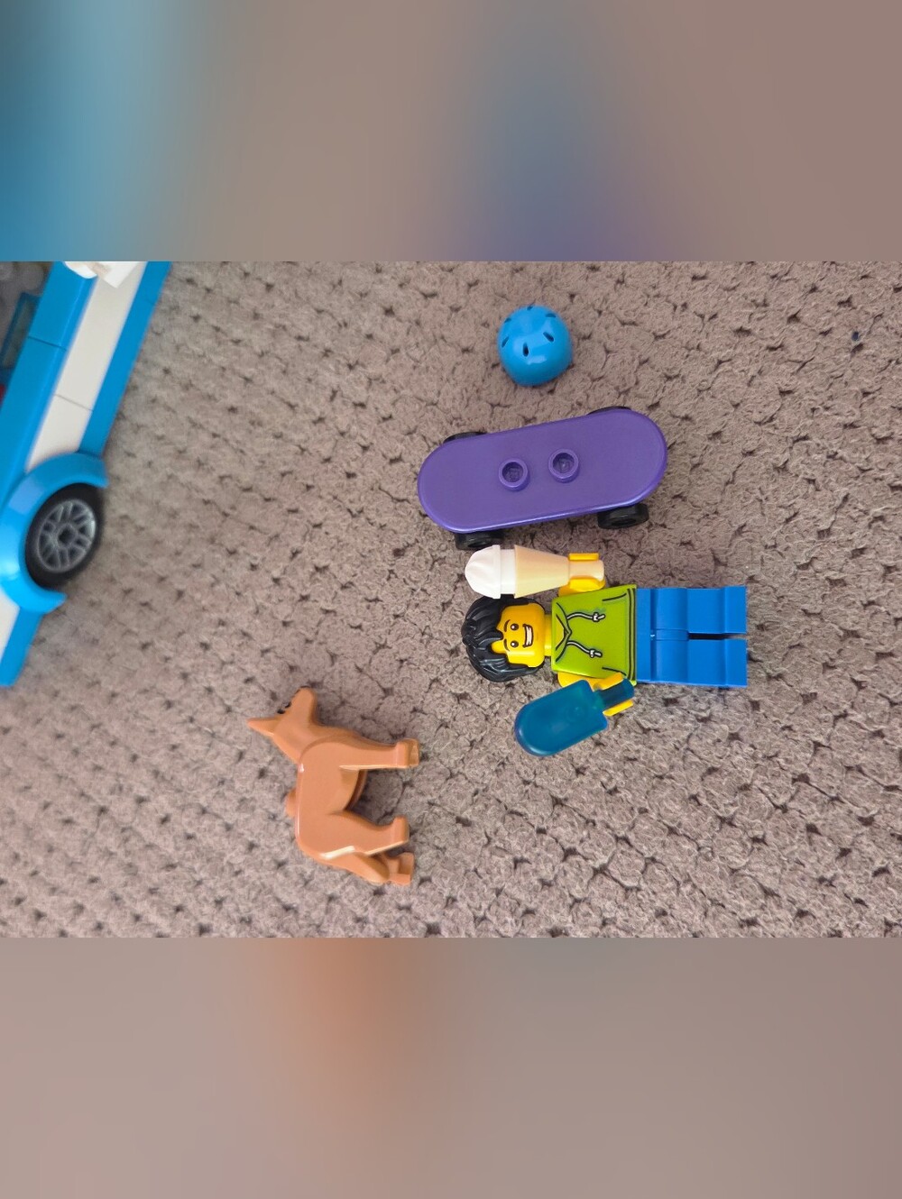 Lego City Ice Cream Truck 60253 Retired set 200 pcs 99% complete Different wig - Picture 5 of 16